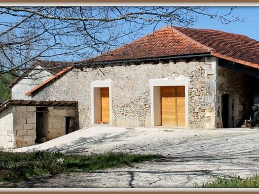 Maison à vendre 224 900 € 6 pièces 4 chambres 158 m² 15 000 m² de terrain La Roche-Chalais 24490