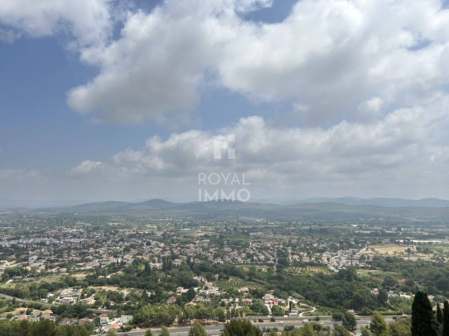 Appartement 4 pièces 90 m² · à Solliès-Ville · 90 m² · 325 000 €