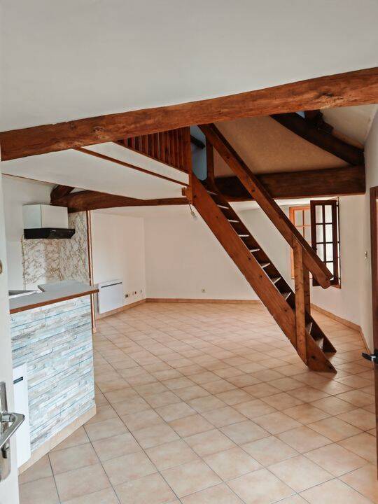 Appartement 3 pièces 63 m² · à Limetz-Villez · 63 m² · 750 €