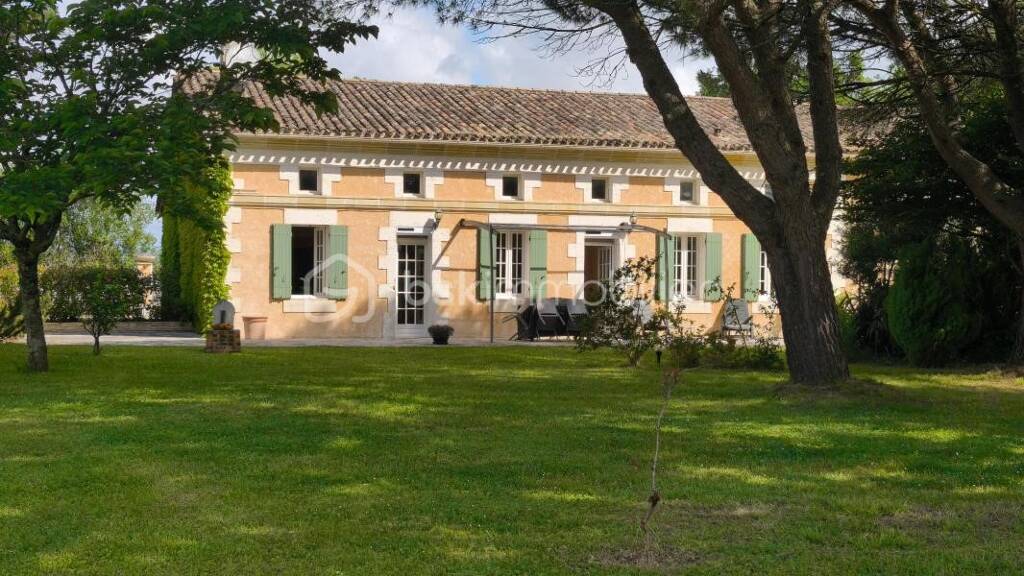 Maison à vendre 530 000 € 10 pièces 4 chambres 221 m² Saint-Antoine-sur-l'Isle 33660