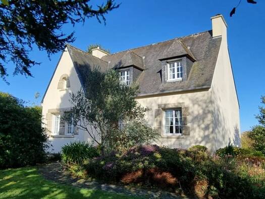Maison à vendre 220 500 € 5 pièces 3 chambres 123 m² 2 000 m² de terrain Lanmeur 29620
