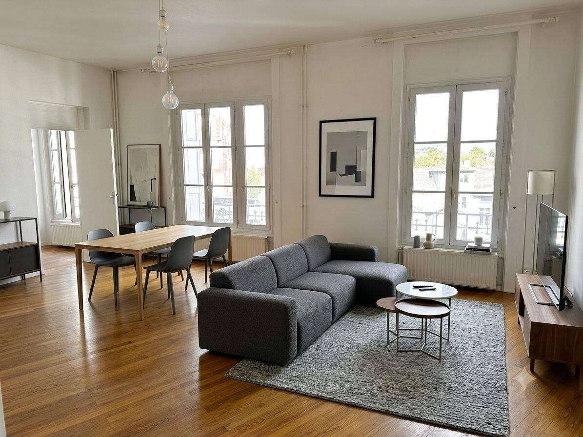 Appartement 3 pièces 100 m² · à Saint-Étienne · 99,7 m² · 150 000 €