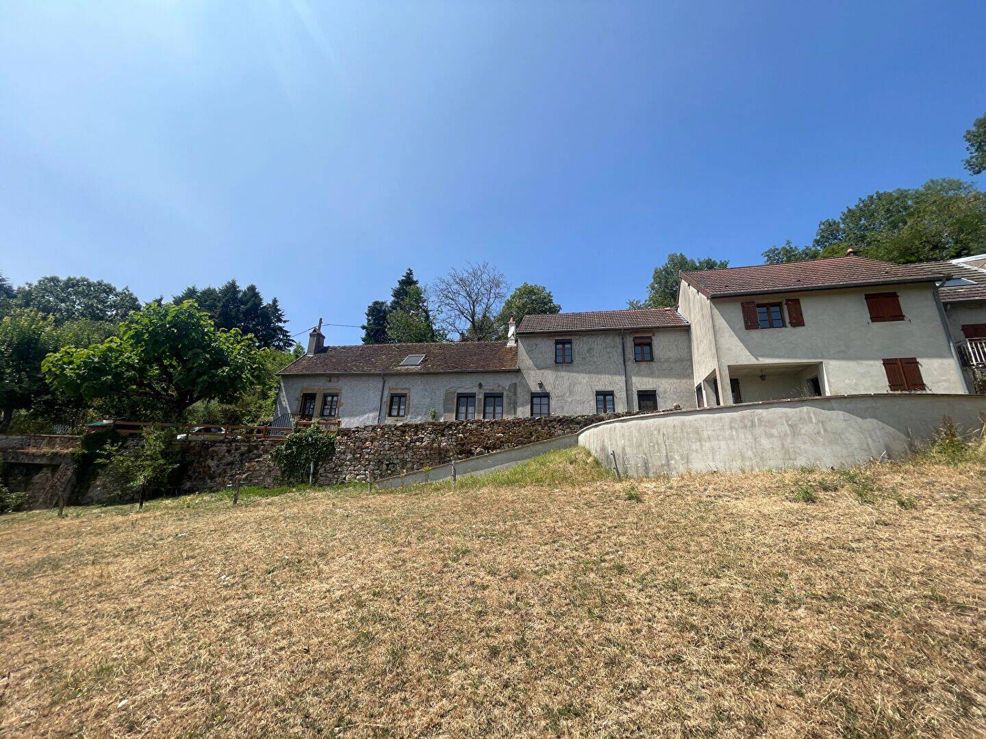 Maison 8 pièces 166 m² · à Autun · 166 m² · 180 000 €