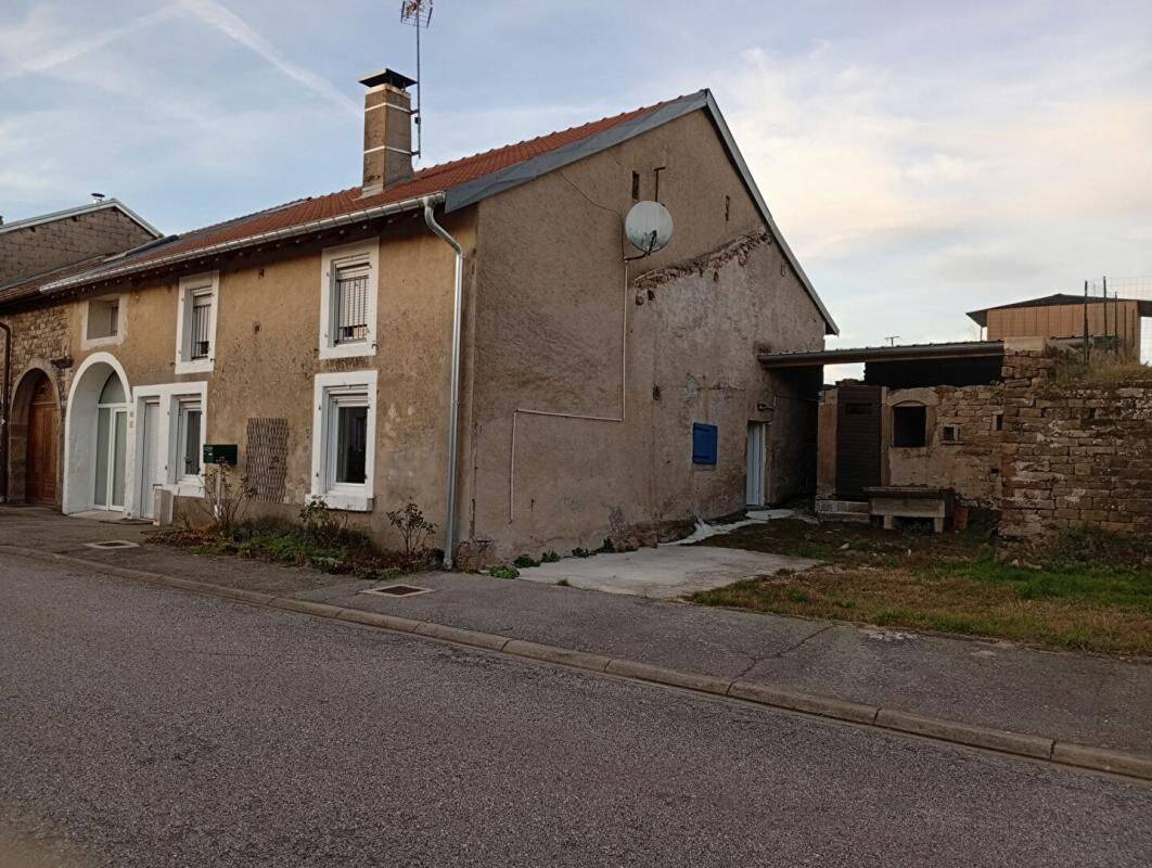 Maison 5 pièces 114 m² · à Gruey-lès-Surance · 114 m² · 45 000 €