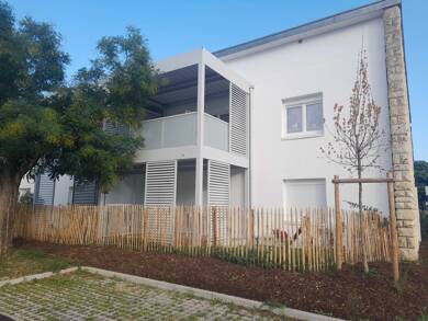 Appartement à louer 697 € 3 pièces 2 chambres 51 m² Dernier étage, Étage 1/1 Begles 33130