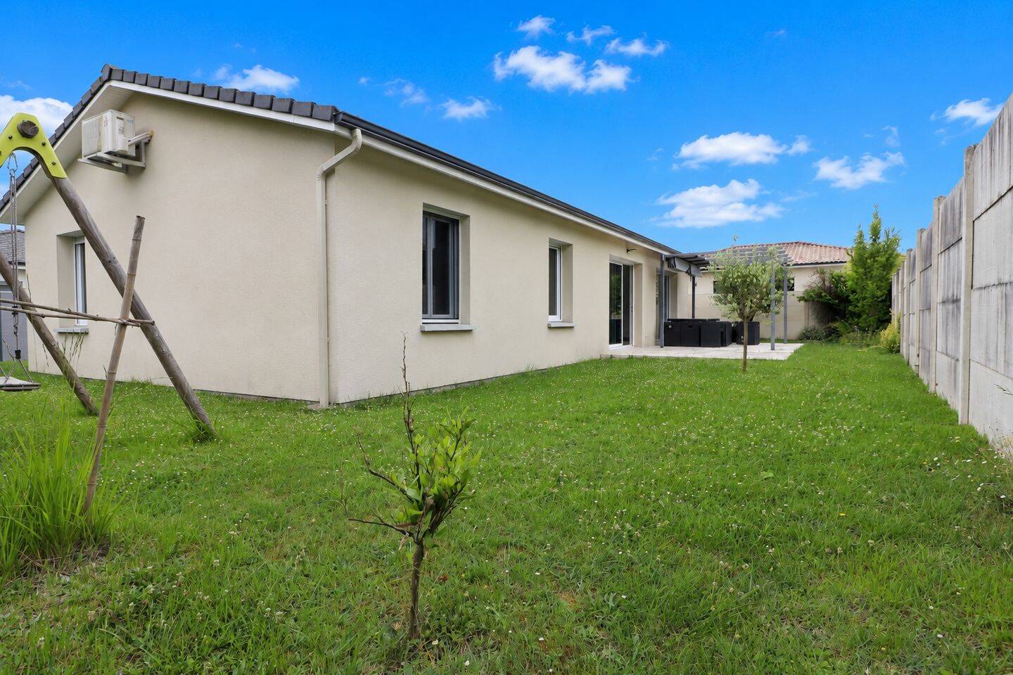 Maison 4 pièces 100 m² · à Léognan · 100,2 m² · 1 642 €