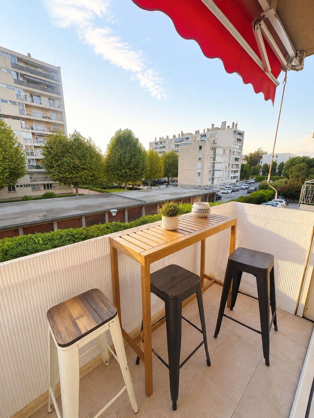 Appartement 4 pièces 66 m² · à Marseille 8ème Arrondissement · 65,5 m² · 298 000 €