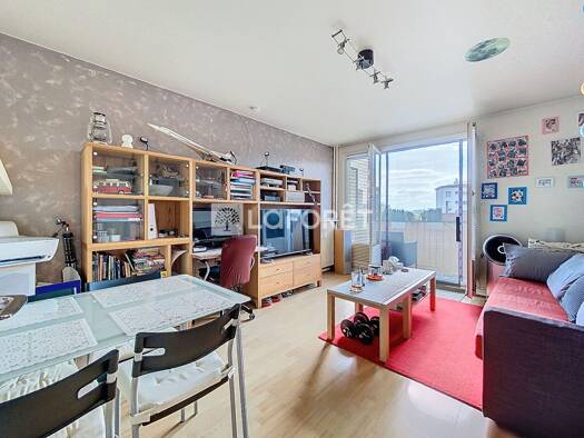 Appartement à vendre 190 000 € 2 pièces 1 chambre 45 m² Étage 2/5 Quatres Cités-Simonettes-République Champigny-sur-Marne 94500