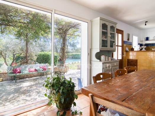 Villa à vendre 824 000 € 8 pièces 4 chambres 183 m² 2 495 m² de terrain Cotignac 83570