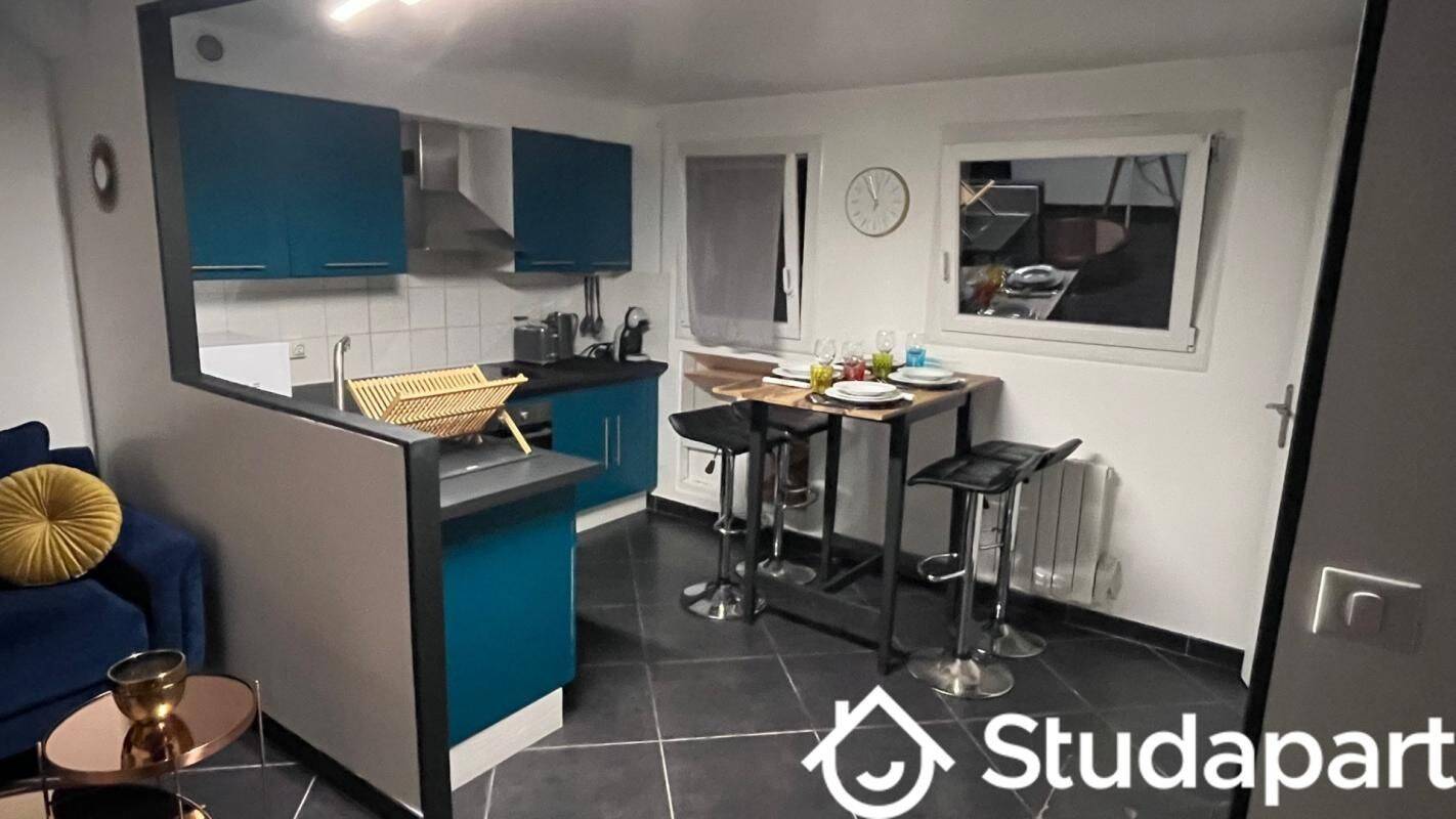 1 pièce 10 m² · à Saint-Laurent-du-Var · 10 m² · 650 €/mois