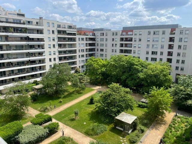 Appartement 3 pièces 72 m² · à Lyon 6ème Arrondissement · 71,6 m² · 1 250 €
