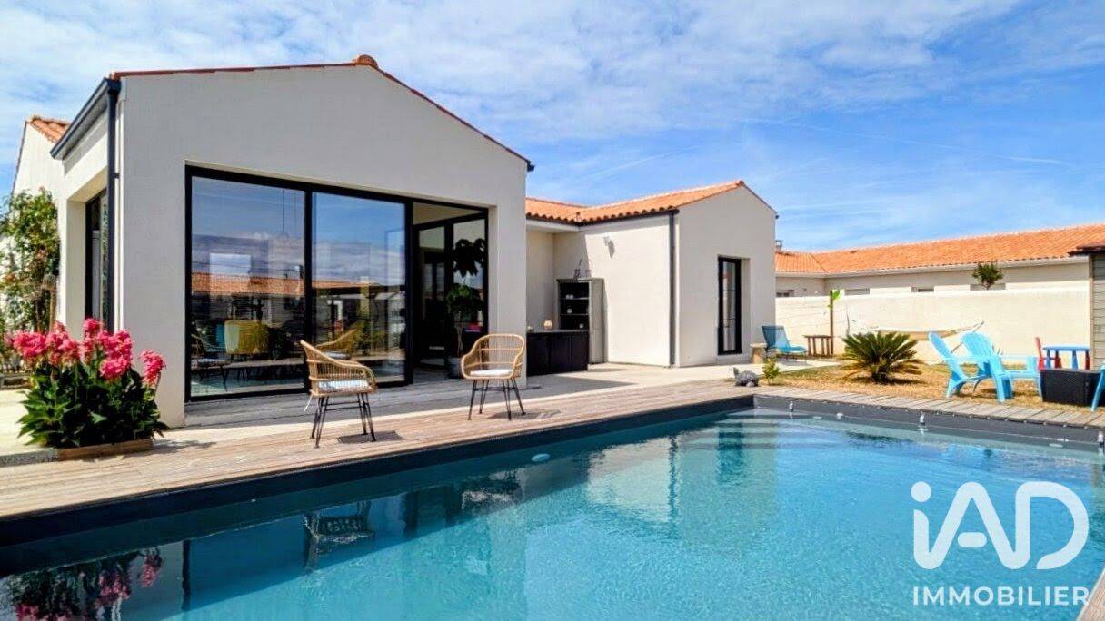 Maison 7 pièces 132 m² · à Port-des-Barques · 132 m² · 477 750 €