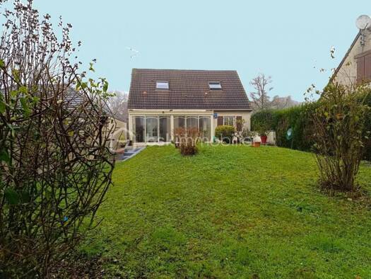 Maison de ville à vendre 183 000 € 4 pièces 3 chambres 113 m² 1 100 m² de terrain Pannes 45700