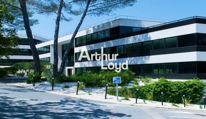 Espace bureau à vendre 2 372 195 € 677,8 m² de bureaux divisible de 252 m² à 253 m² Ecarts Sud Sophia Antipolis 06560
