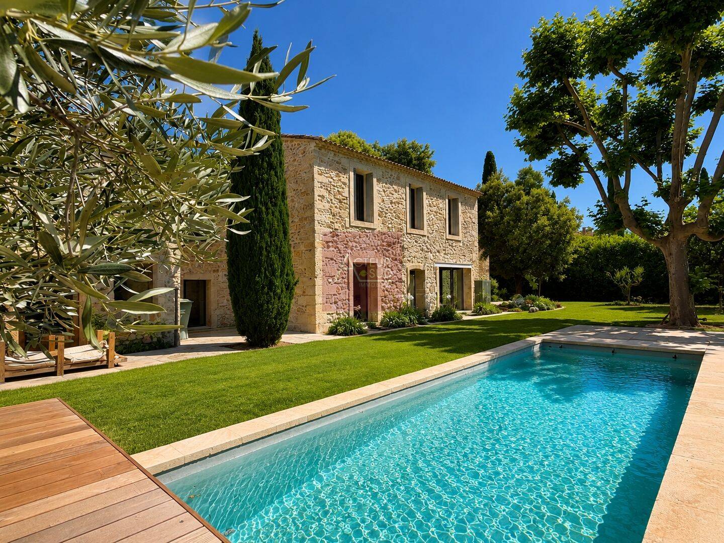 Maison 6 pièces 367 m² · à Montpellier · 367 m² · 6 900 €/mois