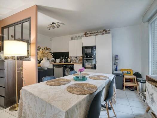 Appartement à vendre 224 900 € 3 pièces 2 chambres 59 m² Étage 2/3 Pinot Blagnac 31700