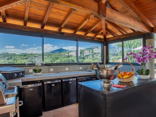 Villa à vendre 1 450 000 € 9 pièces 6 chambres 265 m² 3 200 m² de terrain Venzolasca 20215