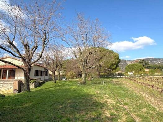 Maison à vendre 295 000 € 4 pièces 3 chambres 1 389 m² de terrain Saint-Remèze 07700