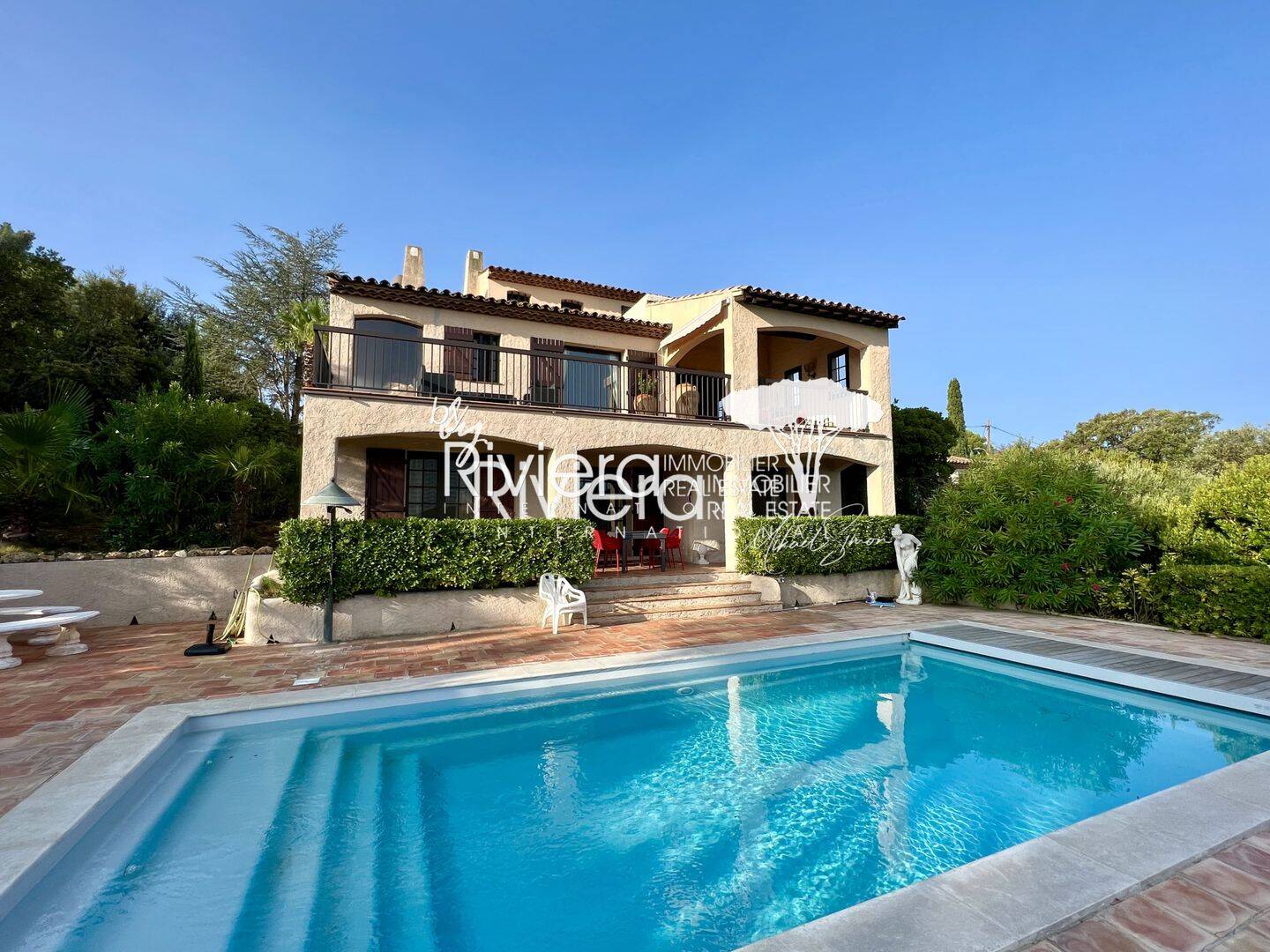 Maison 6 pièces 240 m² · à Cavalaire-sur-Mer · 240 m² · 1 900 000 €