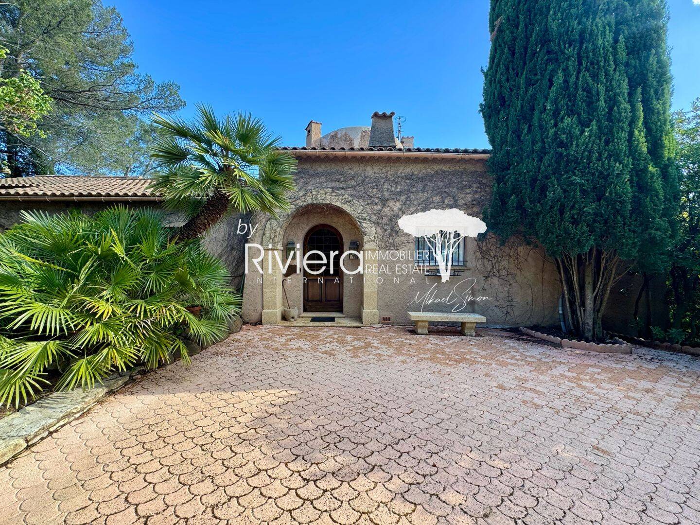Maison 5 pièces 222 m² · à La Croix-Valmer · 222 m² · 1 050 000 €