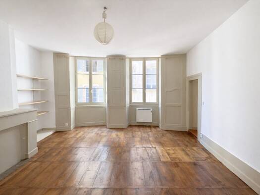 Appartement à louer 410 € 2 pièces 1 chambre 58,8 m² Étage 1/3 Tulle 19000