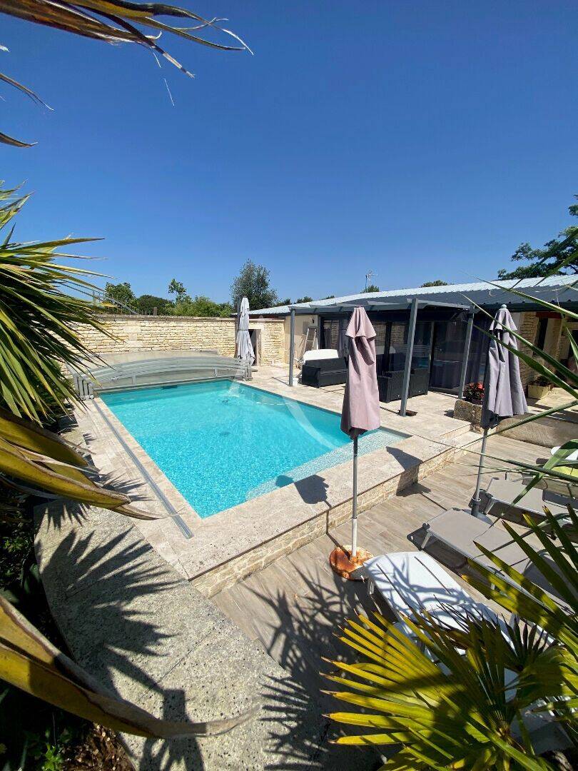 Maison 7 pièces 185 m² · à Montroy · 185 m² · 830 000 €