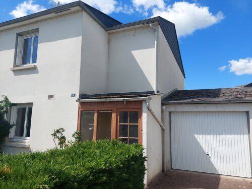 Maison 4 pièces 87 m² · à Saint-Amand-Montrond · 87 m² · 90 000 €