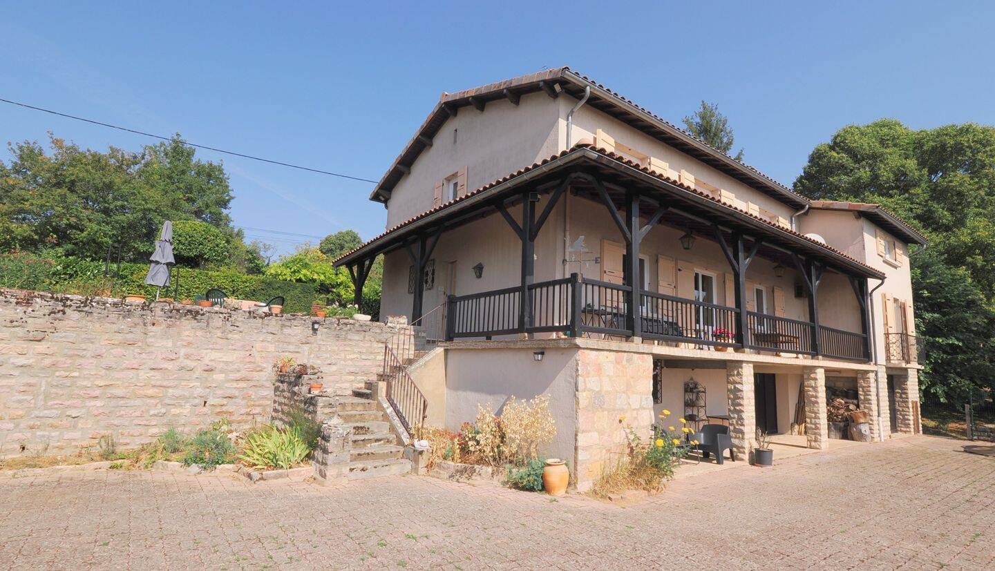 Maison 11 pièces 230 m² · à Tournus · 230 m² · 298 000 €