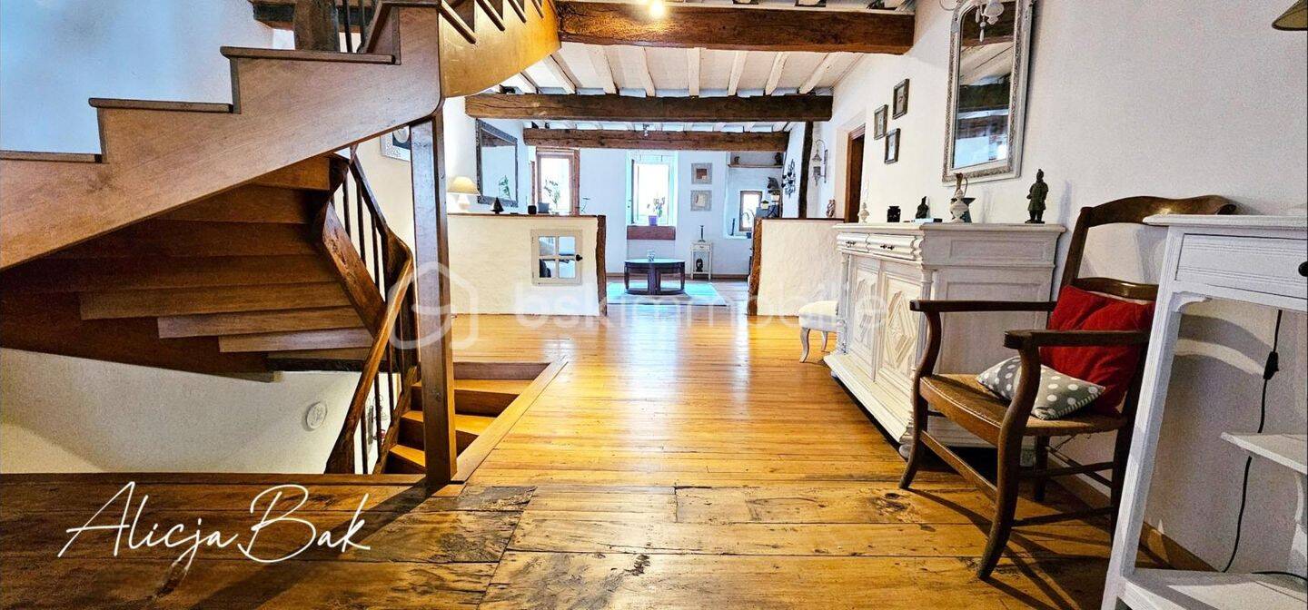 Maison 12 pièces 255 m² · à Villespy · 255 m² · 298 000 €