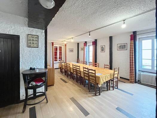 Restaurant à vendre Fonds de commerce 263 158 € 850 m² d'espace de restauration Belleville 69220