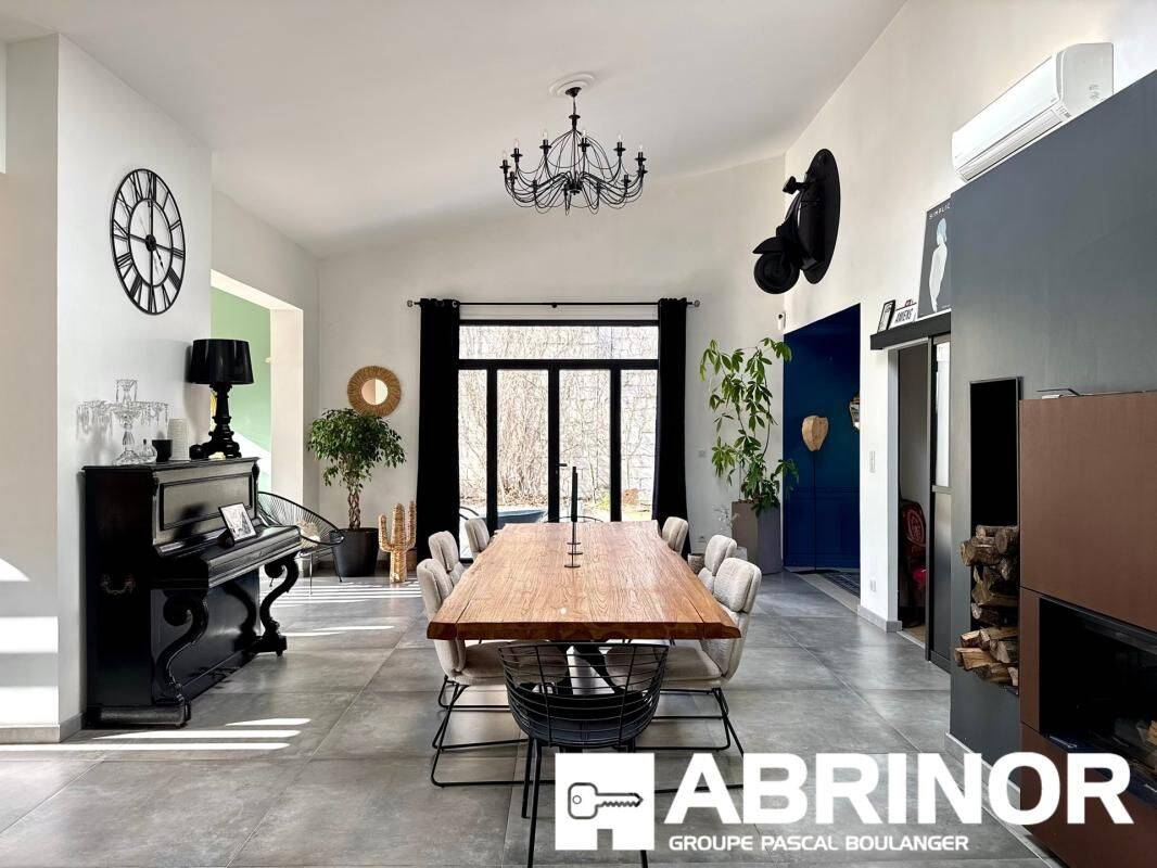 Maison 7 pièces 185 m² · à Vaux-en-Amiénois · 185 m² · 430 000 €