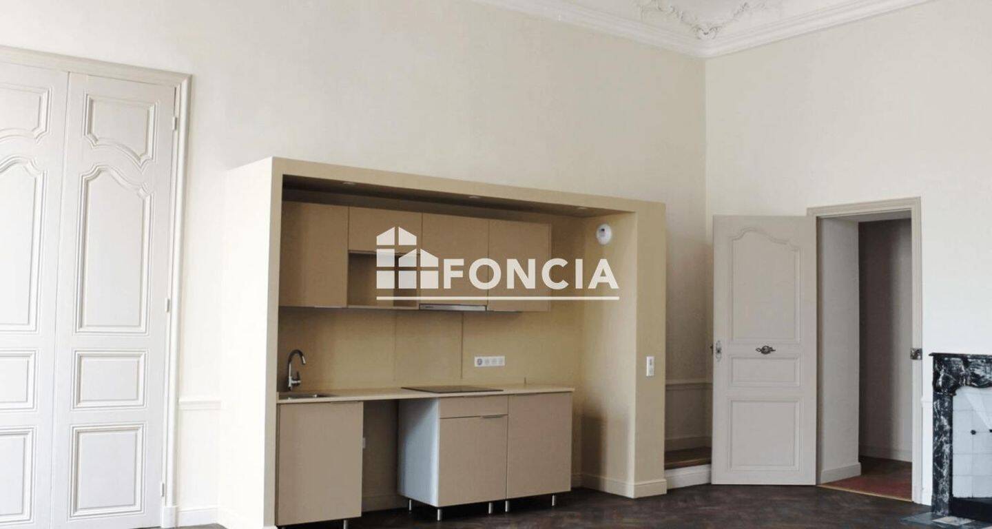 Appartement 3 pièces 96 m² · à Avignon · 96,3 m² · 907 €