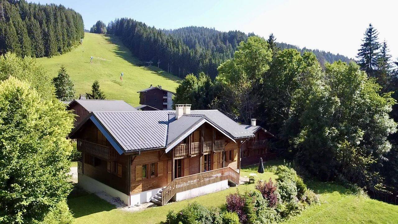 Maison 10 pièces 212 m² · à Les Gets · 212,3 m² · 1 895 000 €