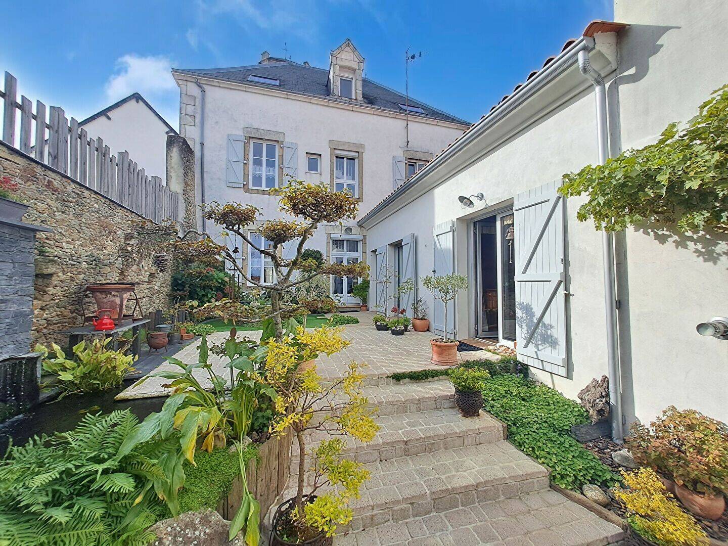 Maison 10 pièces 316 m² · à La Garnache · 316 m² · 313 000 €