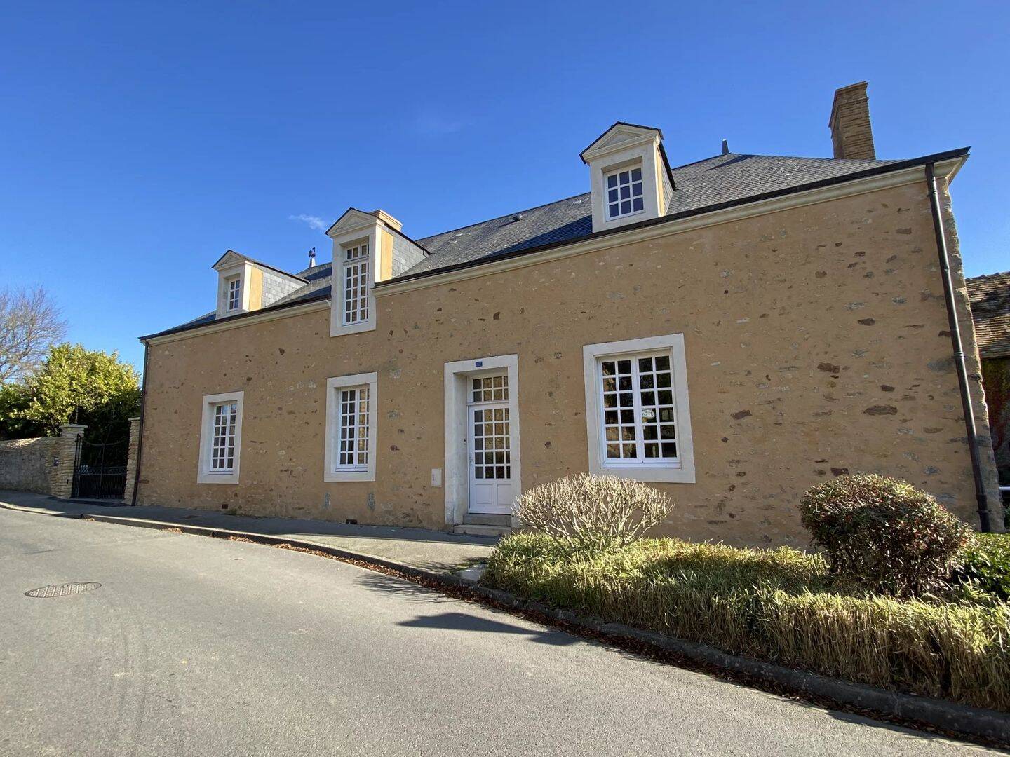 Maison 7 pièces 163 m² · à Sablé-sur-Sarthe · 163 m² · 290 000 €
