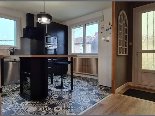 Maison à vendre 115 900 € 5 pièces 3 chambres 95 m² 446 m² de terrain Stade Jules Ferry-Vallette Bressuire 79300