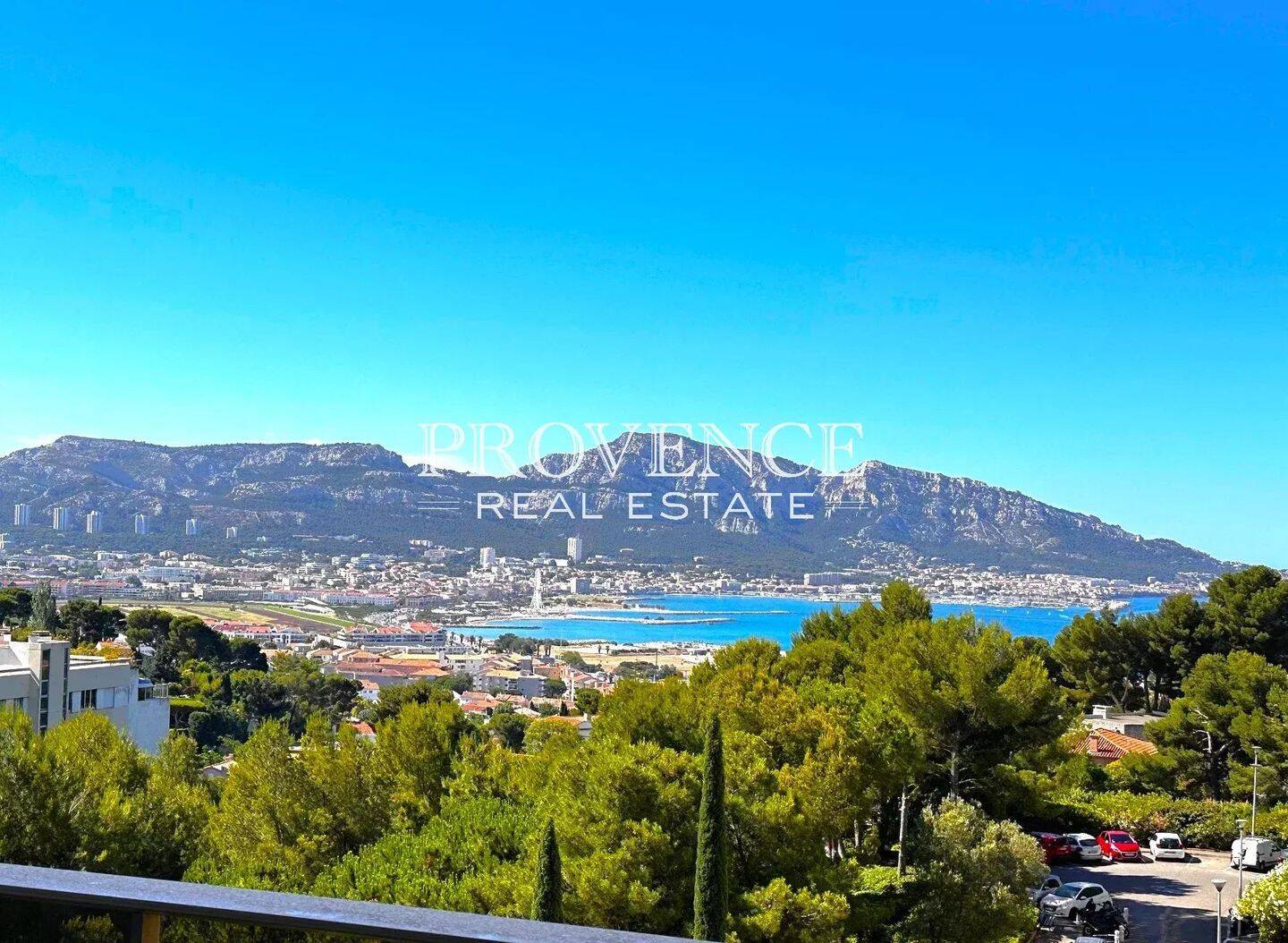 Appartement 4 pièces 145 m² · à Marseille 8ème Arrondissement · 145 m² · 3 500 €/mois