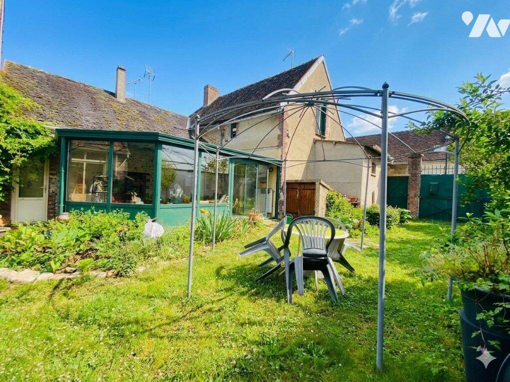 Maison 4 pièces 309 m² · à Villeneuve-sur-Yonne · 309 m² · 145 000 €