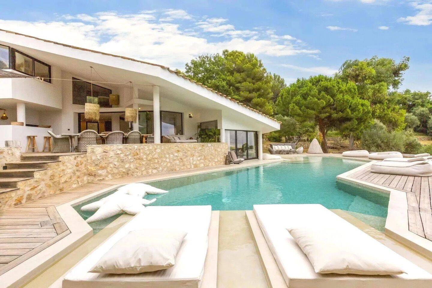 Maison 5 pièces 260 m² · à Le Rouret · 260 m² · 3 250 000 €