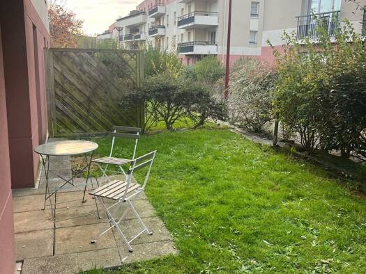 Appartement à louer 750 € 2 pièces 1 chambre 45 m² RDC/3 Gallière-Boussinière Le Mans 72000