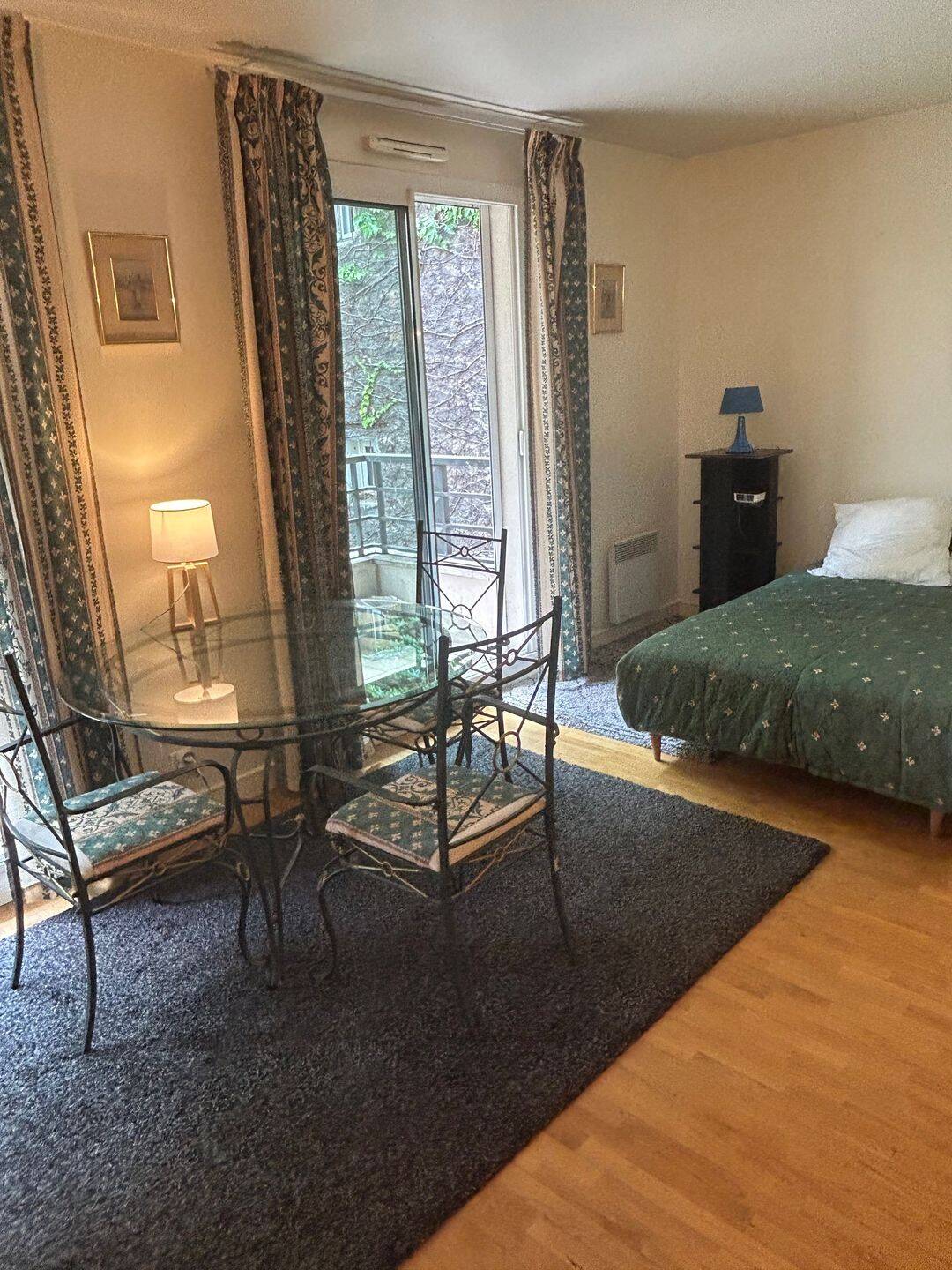 Appartement 1 pièce 32 m² · à Paris 16ème Arrondissement · 32 m² · 1 420 €
