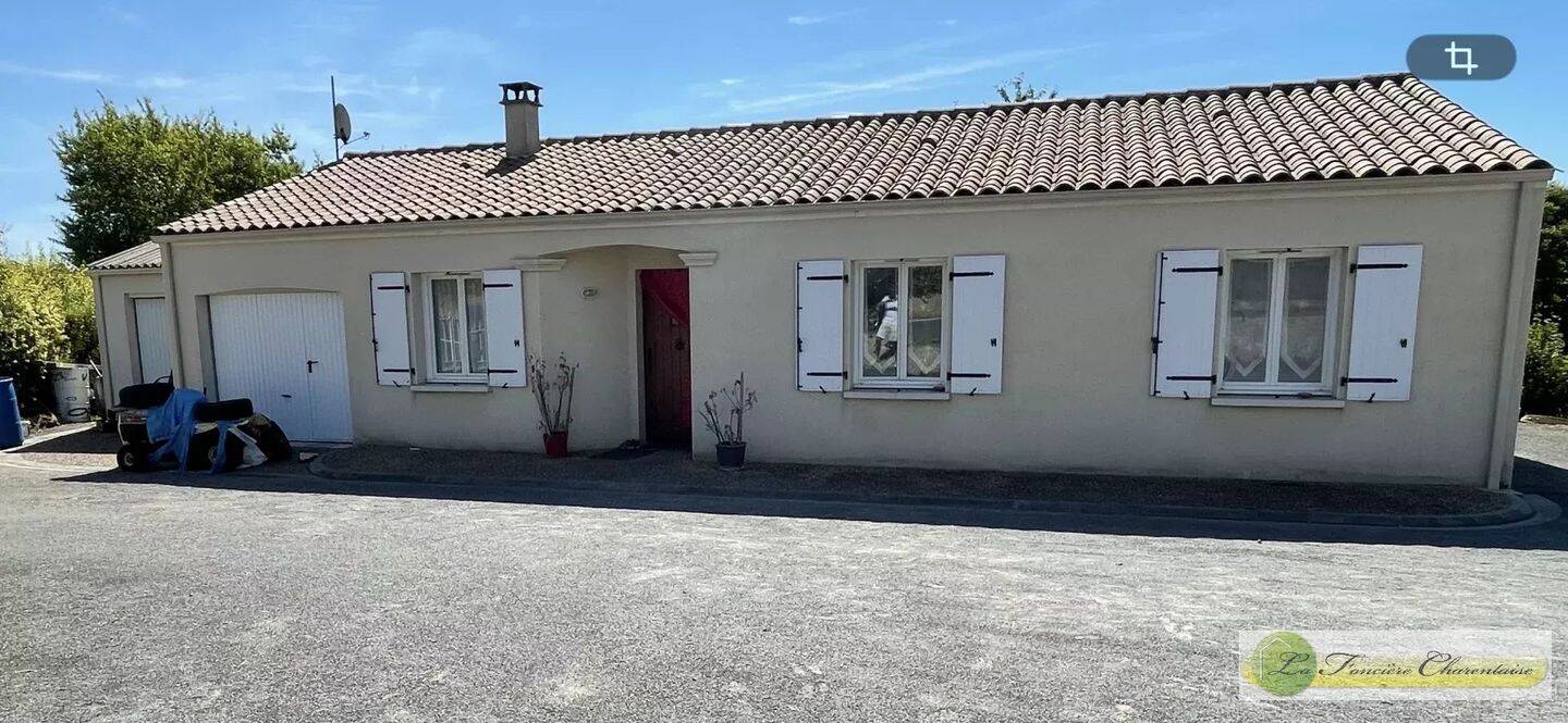 Maison 4 pièces 93 m² · à Aigre · 92,6 m² · 139 000 €
