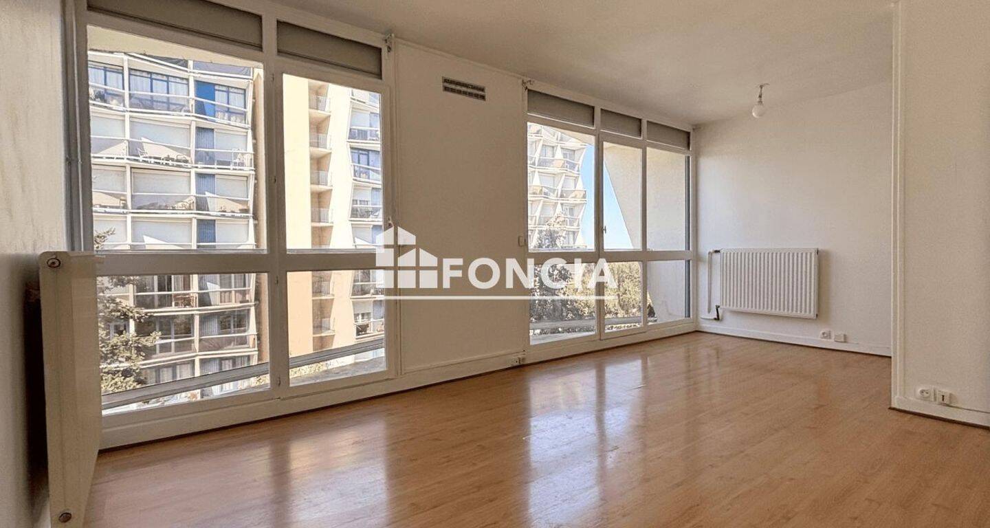 Appartement 1 pièce 33 m² · à Plaisir · 32,6 m² · 617 €