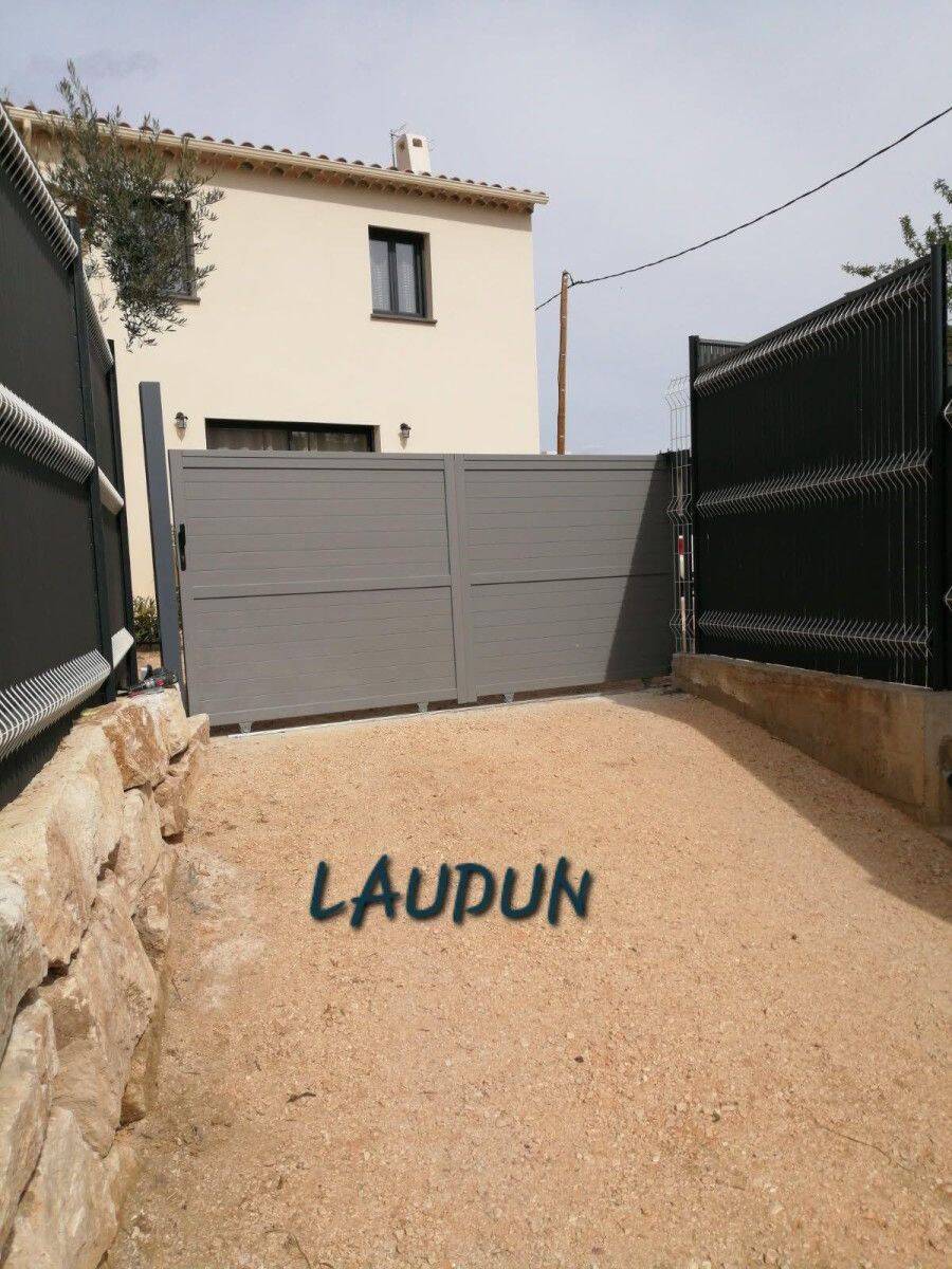 Maison 4 pièces 76 m² · à Laudun-l'Ardoise · 76 m² · 900 €