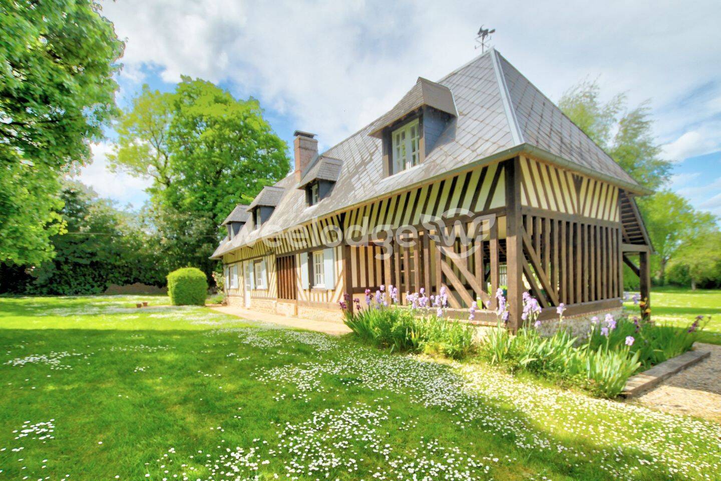 Maison 12 pièces 326 m² · à Pont-l'Évêque · 326 m² · 936 000 €