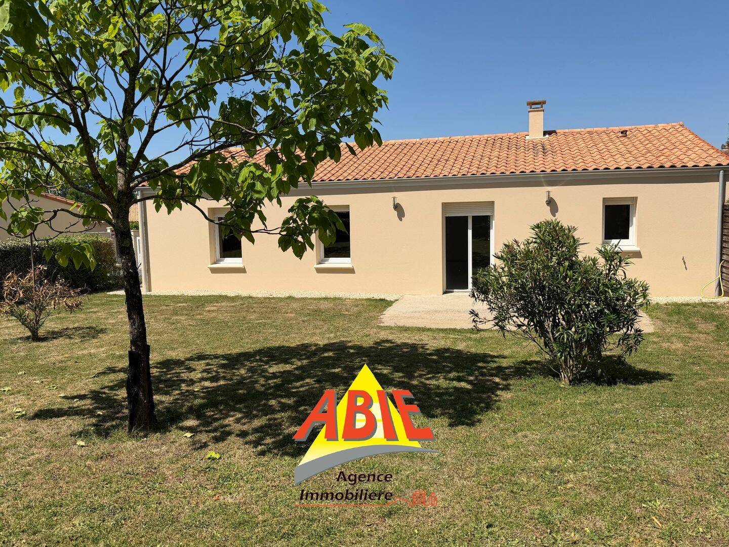 Maison 4 pièces 91 m² · à Saint-Hilaire-des-Loges · 91 m² · 179 140 €