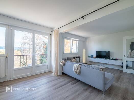 Appartement à vendre 170 000 € 3 pièces 2 chambres 83 m² Étage 4/4 Frasne 25560