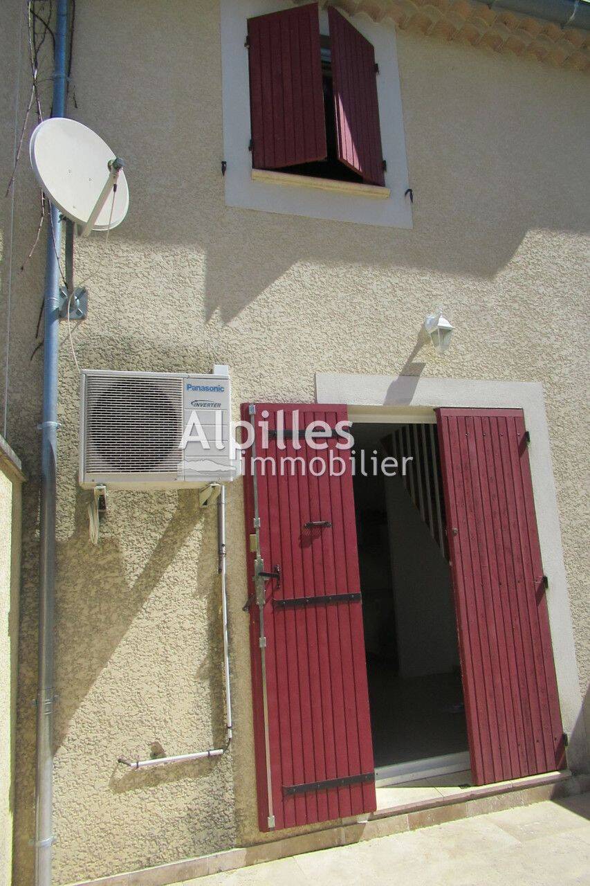 Maison 3 pièces 64 m² · à Mouriès · 64 m² · 940 €
