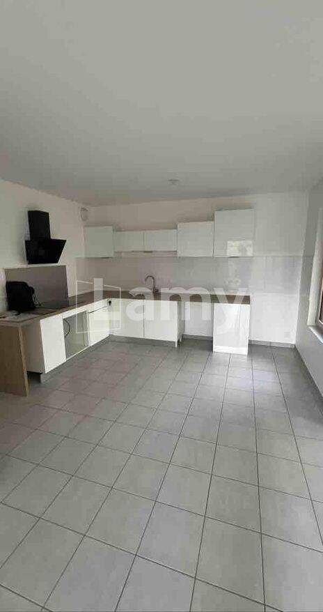 Appartement 3 pièces 67 m² · à Bron · 66,9 m² · 932 €/mois