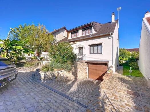 Maison à vendre 290 000 € 6 pièces 5 chambres 140,7 m² 661 m² de terrain Melun 77000